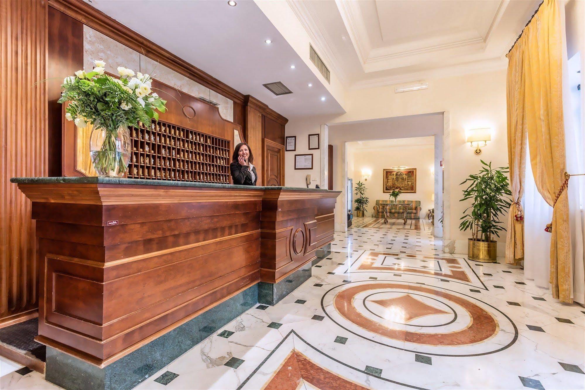 ราเอลี โฮเต็ล โนโต Hotel โรม ภายนอก รูปภาพ