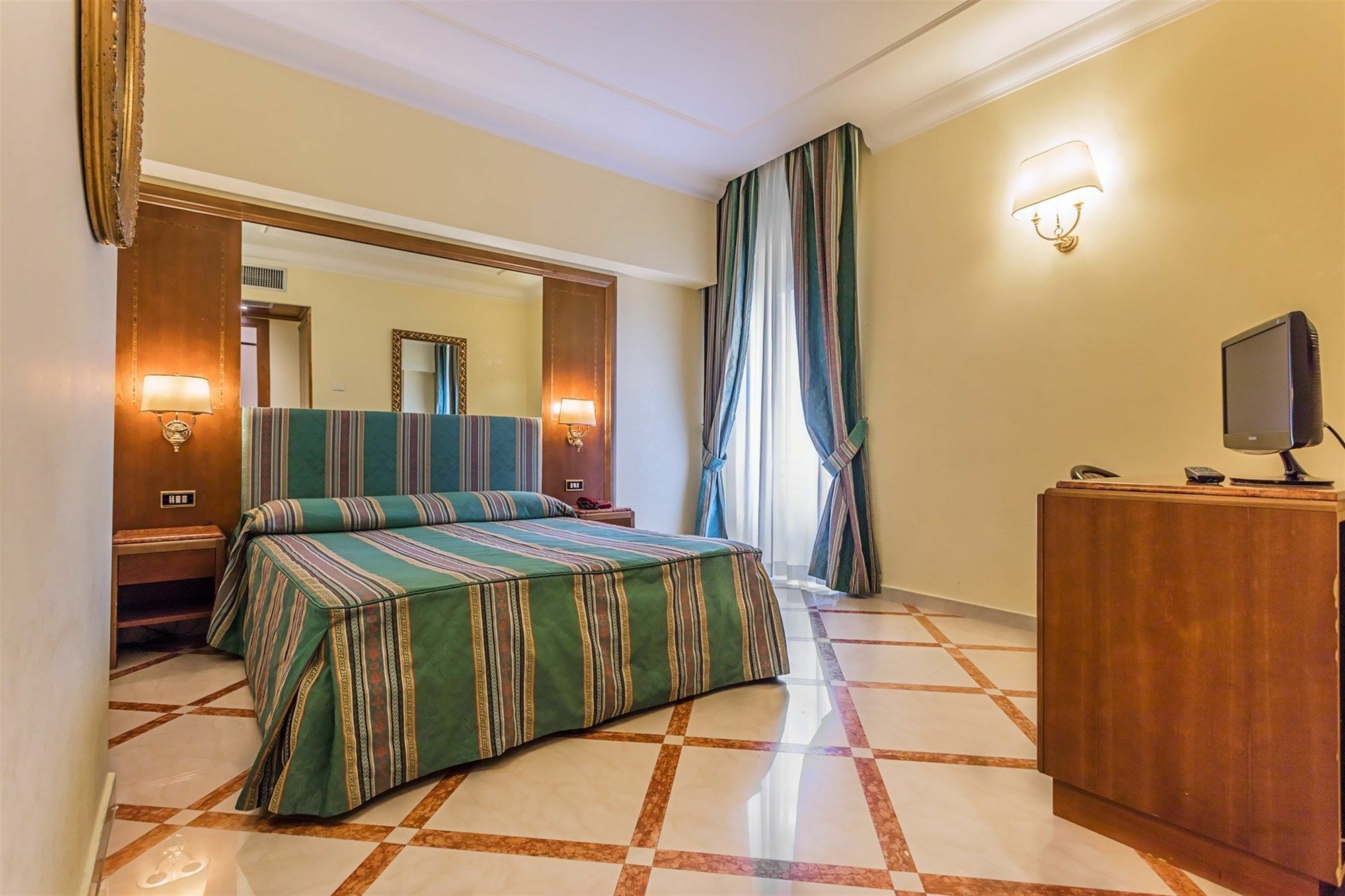 ราเอลี โฮเต็ล โนโต Hotel โรม ภายนอก รูปภาพ