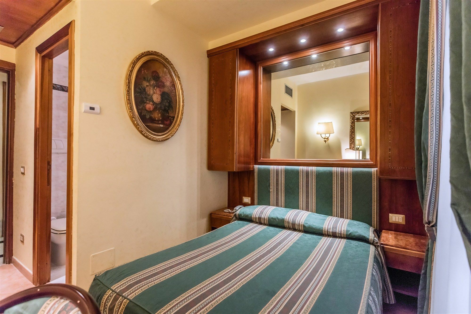 ราเอลี โฮเต็ล โนโต Hotel โรม ภายนอก รูปภาพ